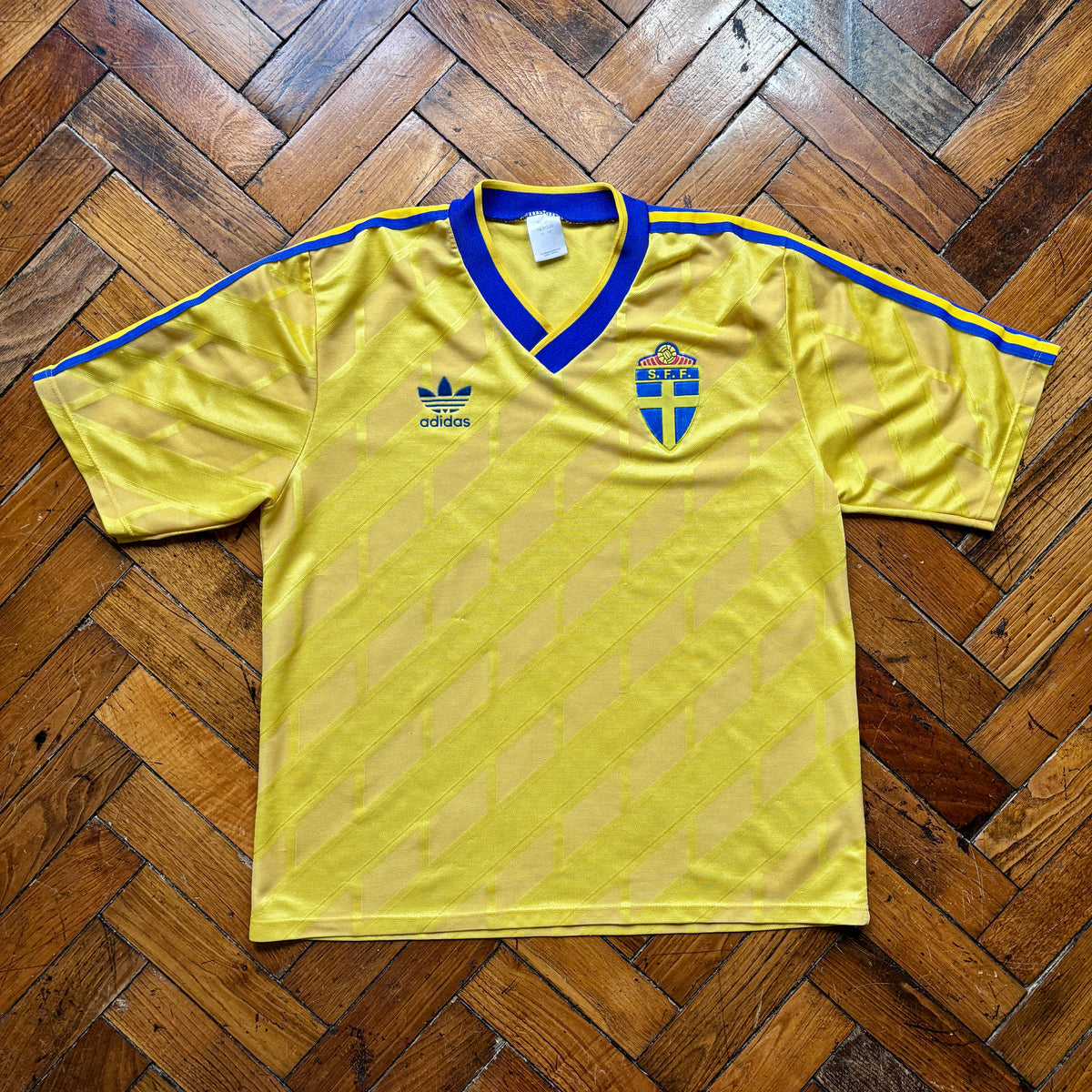 Sweden [HOME] 1990 (L)