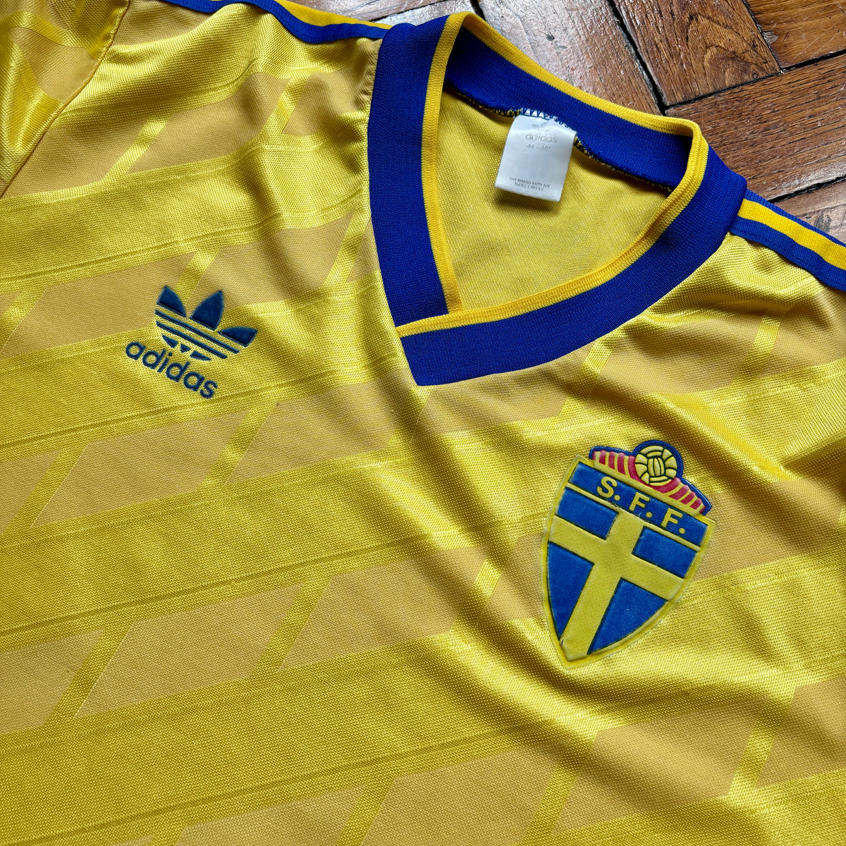 Sweden [HOME] 1990 (L)
