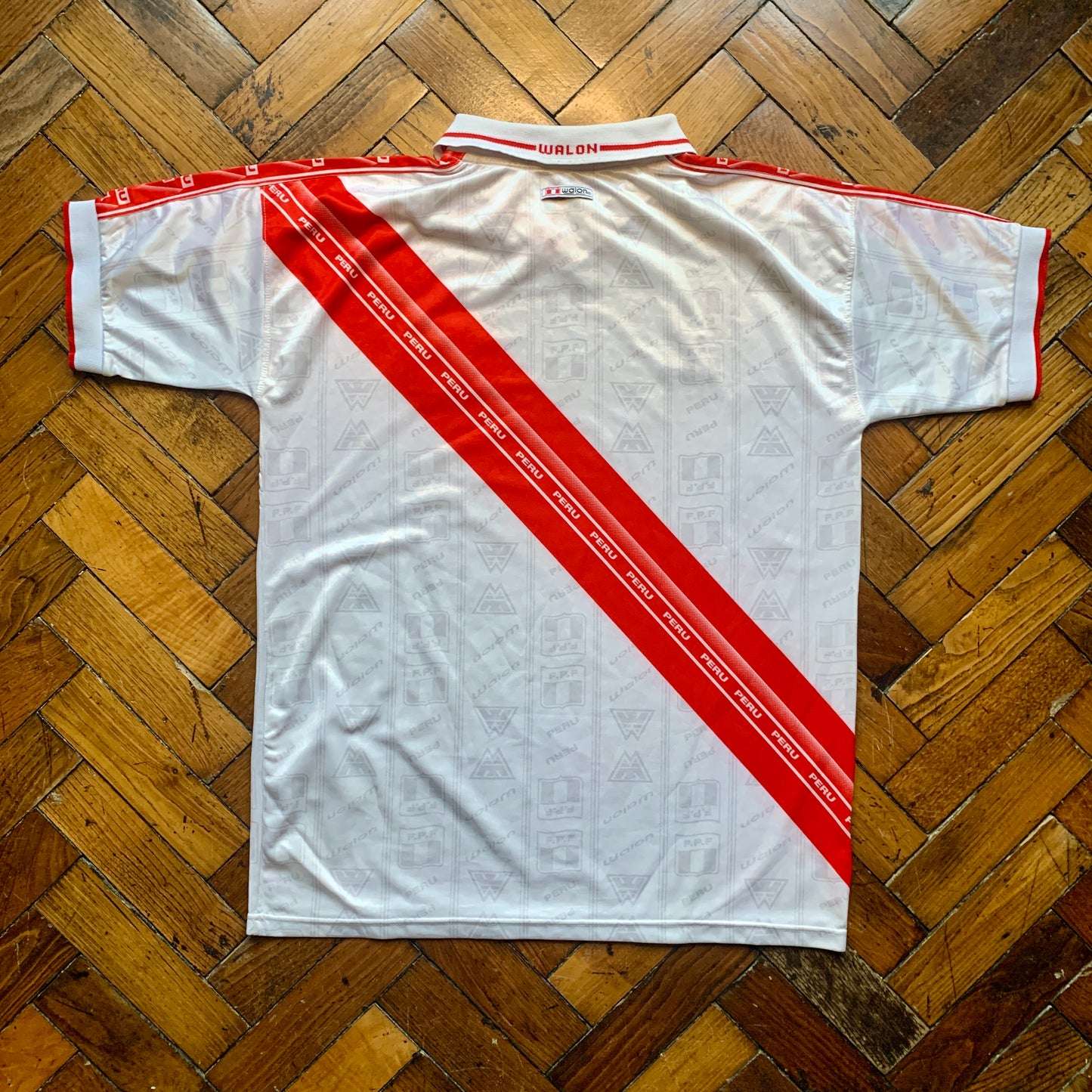 Peru [HOME] 00/02 (XL)